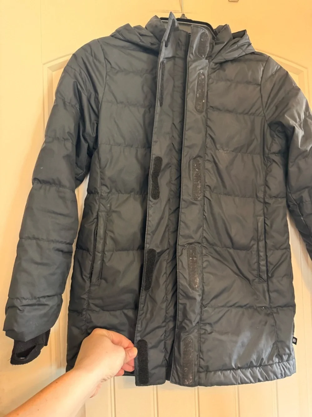 Athleta Girl Down Puffer Jacket Black – Size M (8–10)